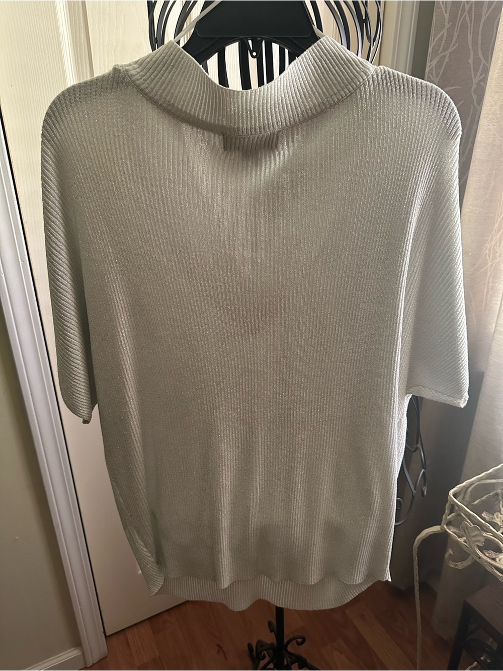 Silver Metallic V-Neck - Picture 5 of 5